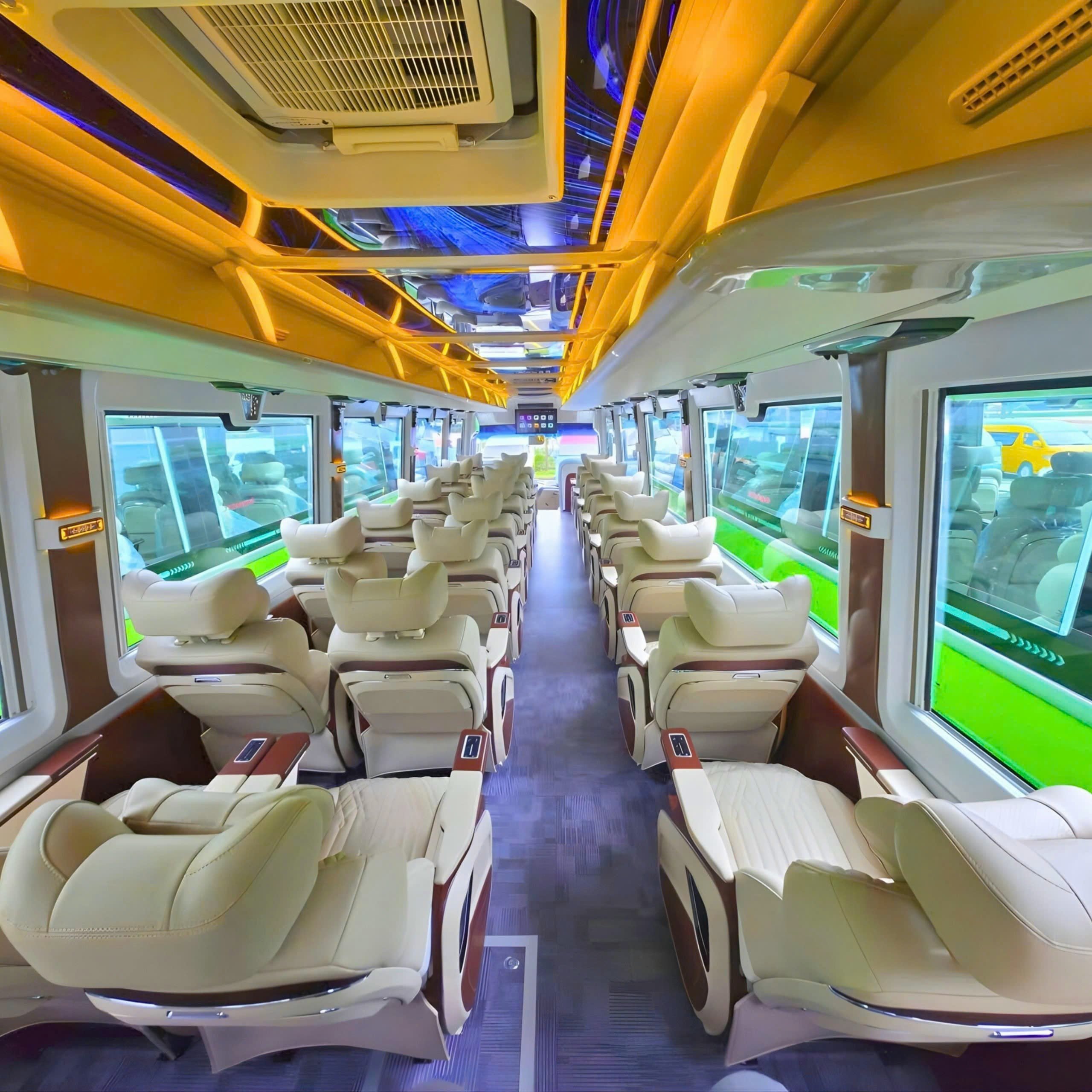 Hanoi to Sapa by HK Open Tour VIP Limousine 29 Seats
